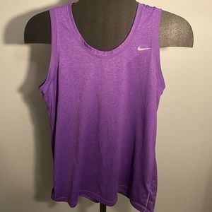 nike tank top, good condition just don’t wear it anymore!!